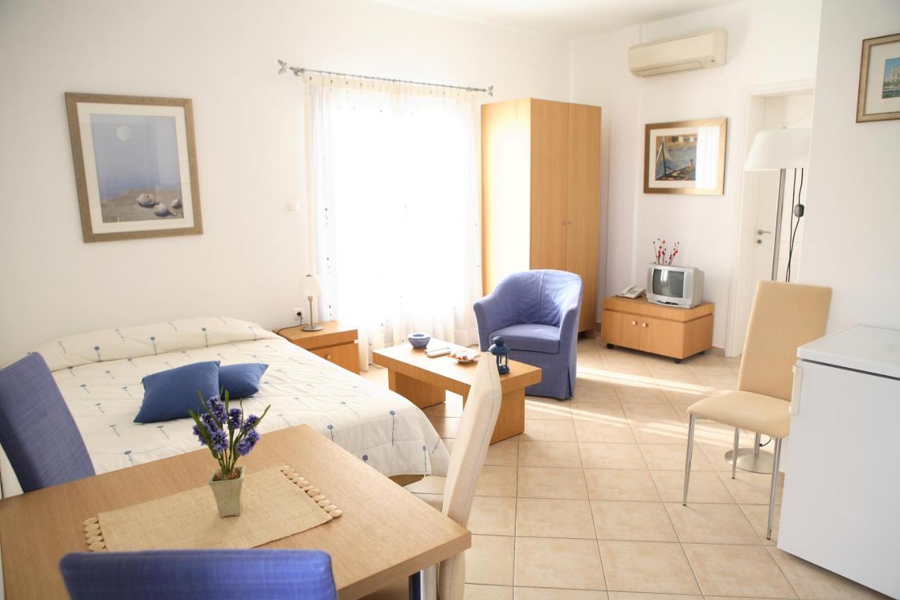 Fistikies Holiday Apartments Aegina Ruang foto