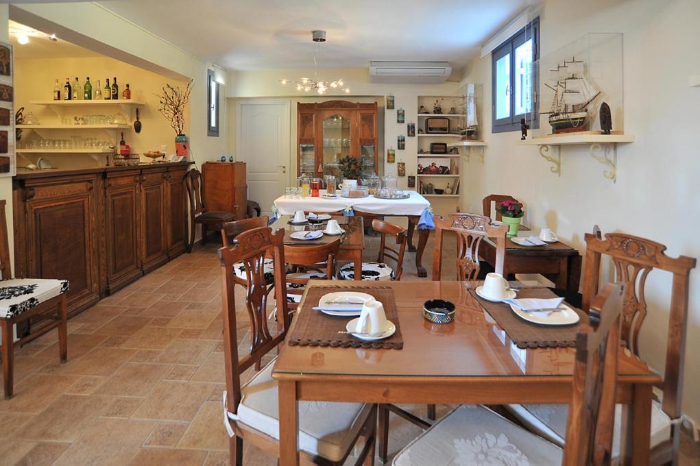 Fistikies Holiday Apartments Aegina Bagian luar foto