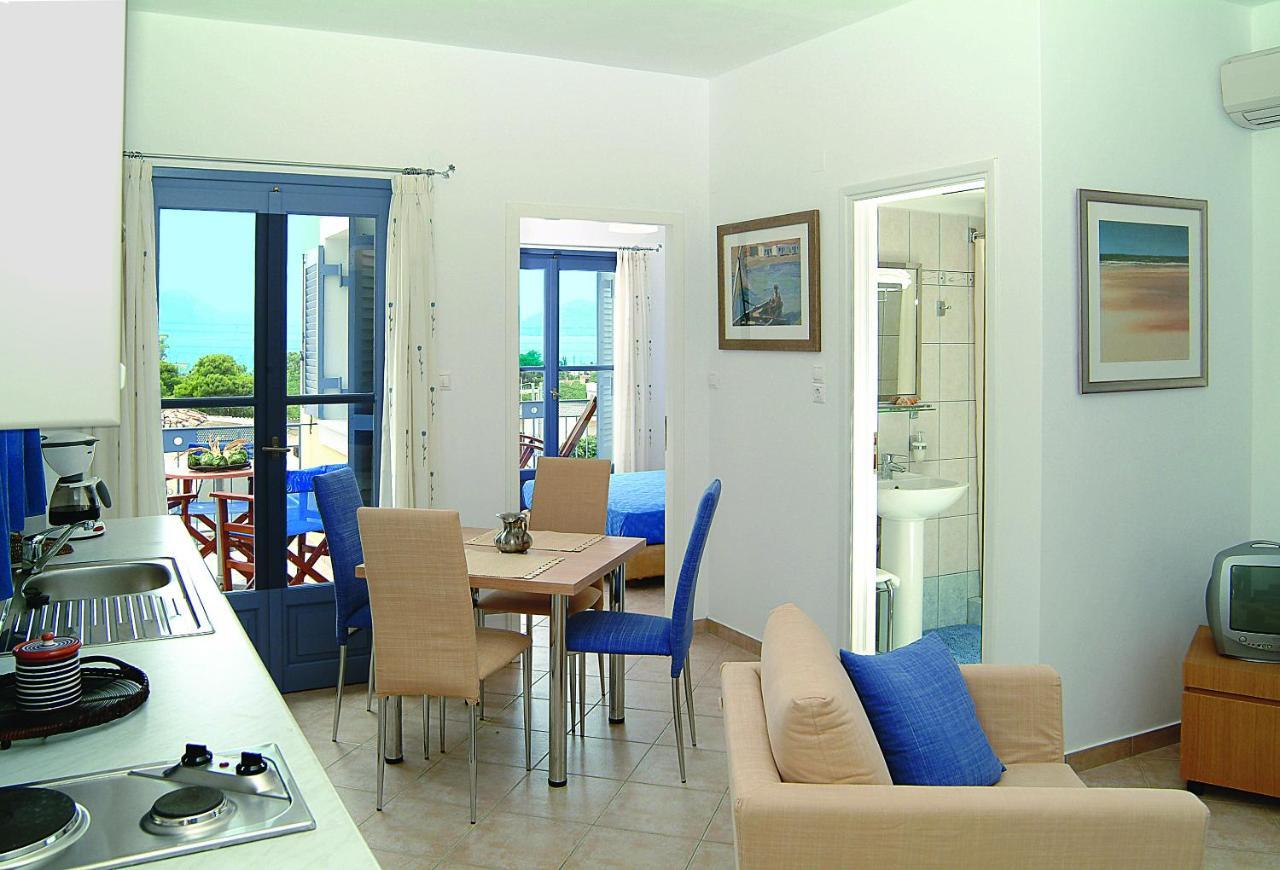 Fistikies Holiday Apartments Aegina Ruang foto
