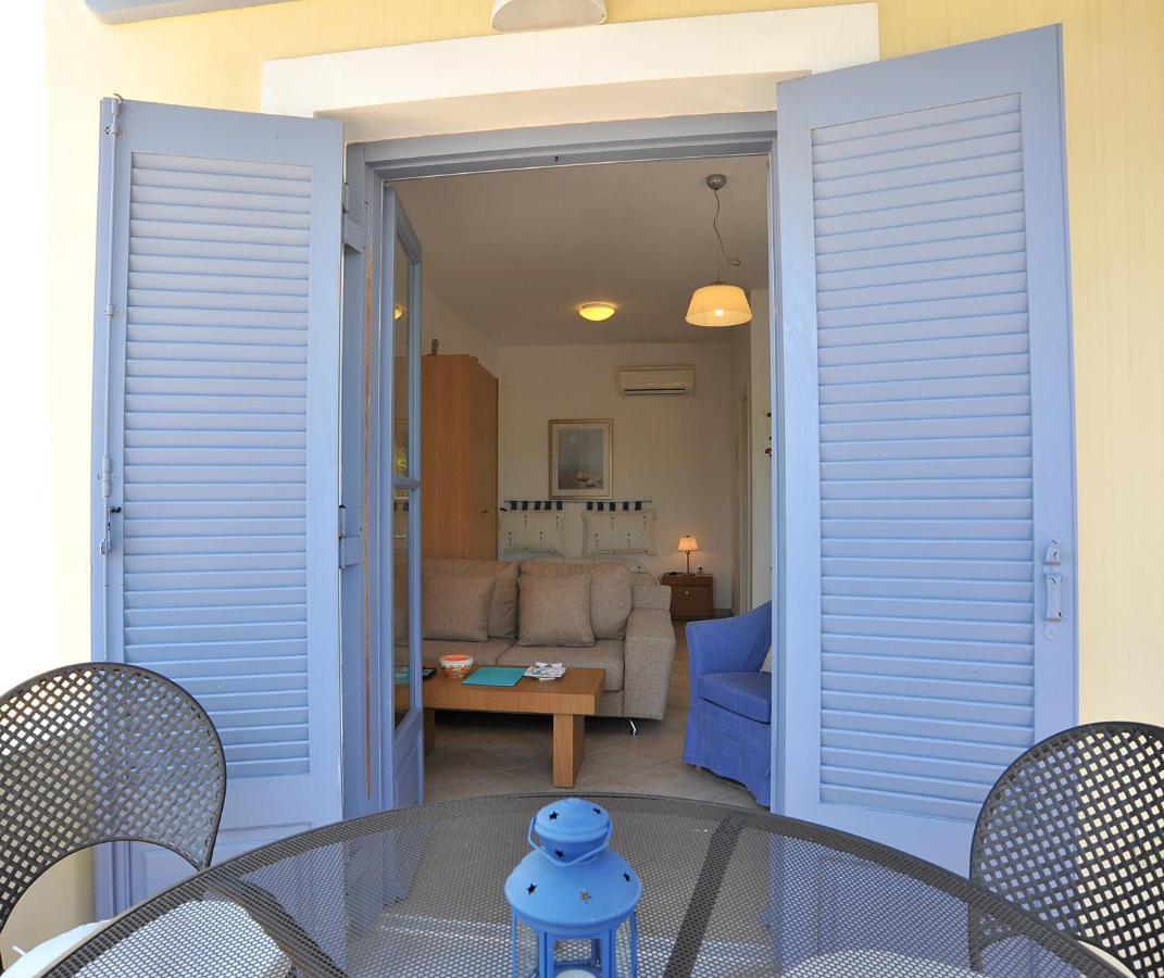 Fistikies Holiday Apartments Aegina Ruang foto