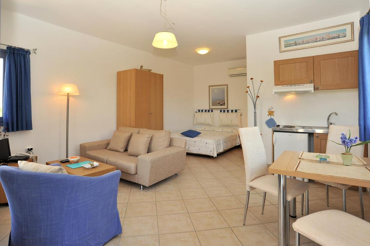 Fistikies Holiday Apartments Aegina Ruang foto